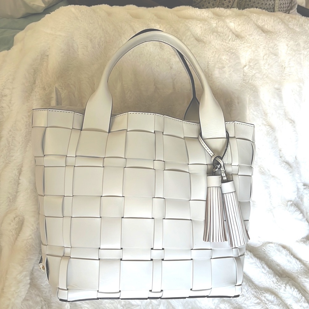 MICHAEL KORS WHITE WOVEN TOTE